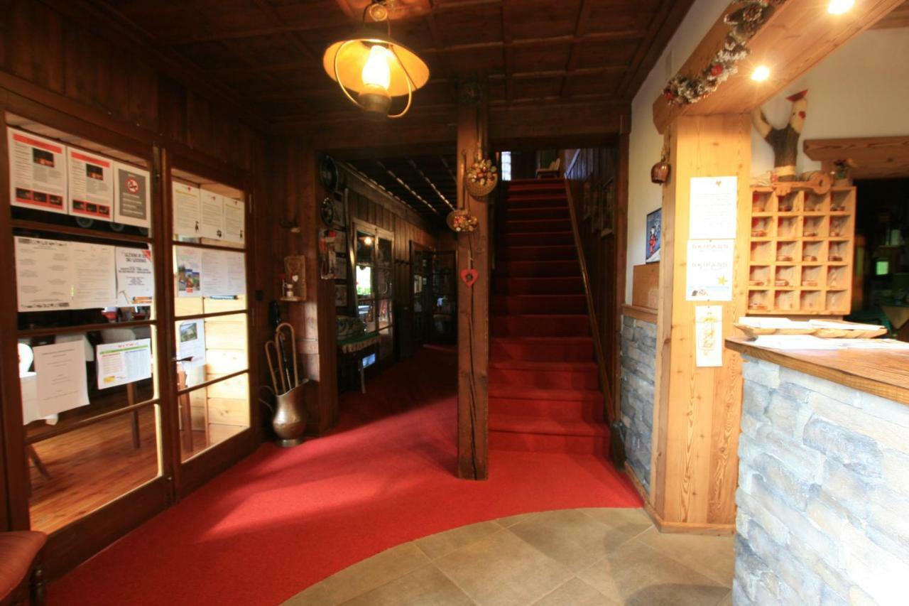 Albergo Villa Anna Maria Champoluc Exterior photo