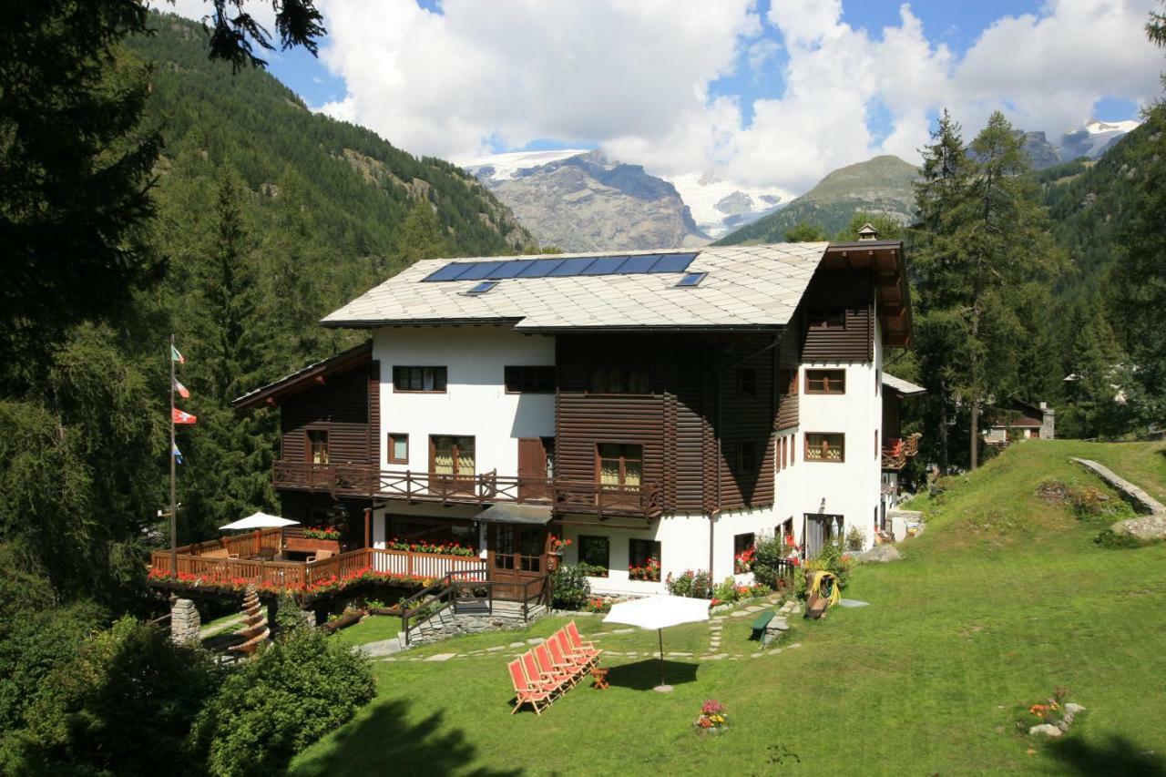 Albergo Villa Anna Maria Champoluc Exterior photo