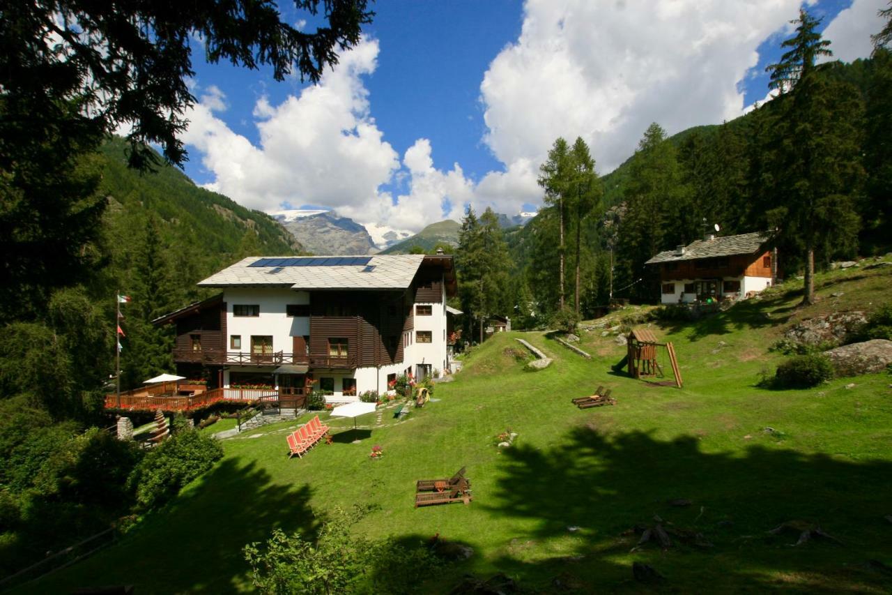 Albergo Villa Anna Maria Champoluc Exterior photo